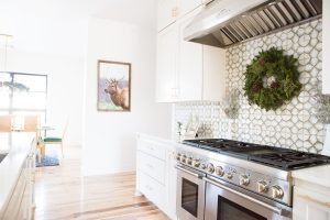 CC & Mike Christmas Dining Room Table Ideas 10