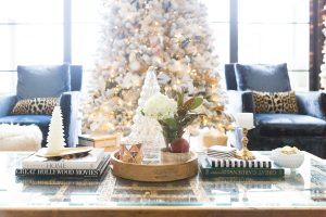 10-Tips-Budget-Christmas-Decorating