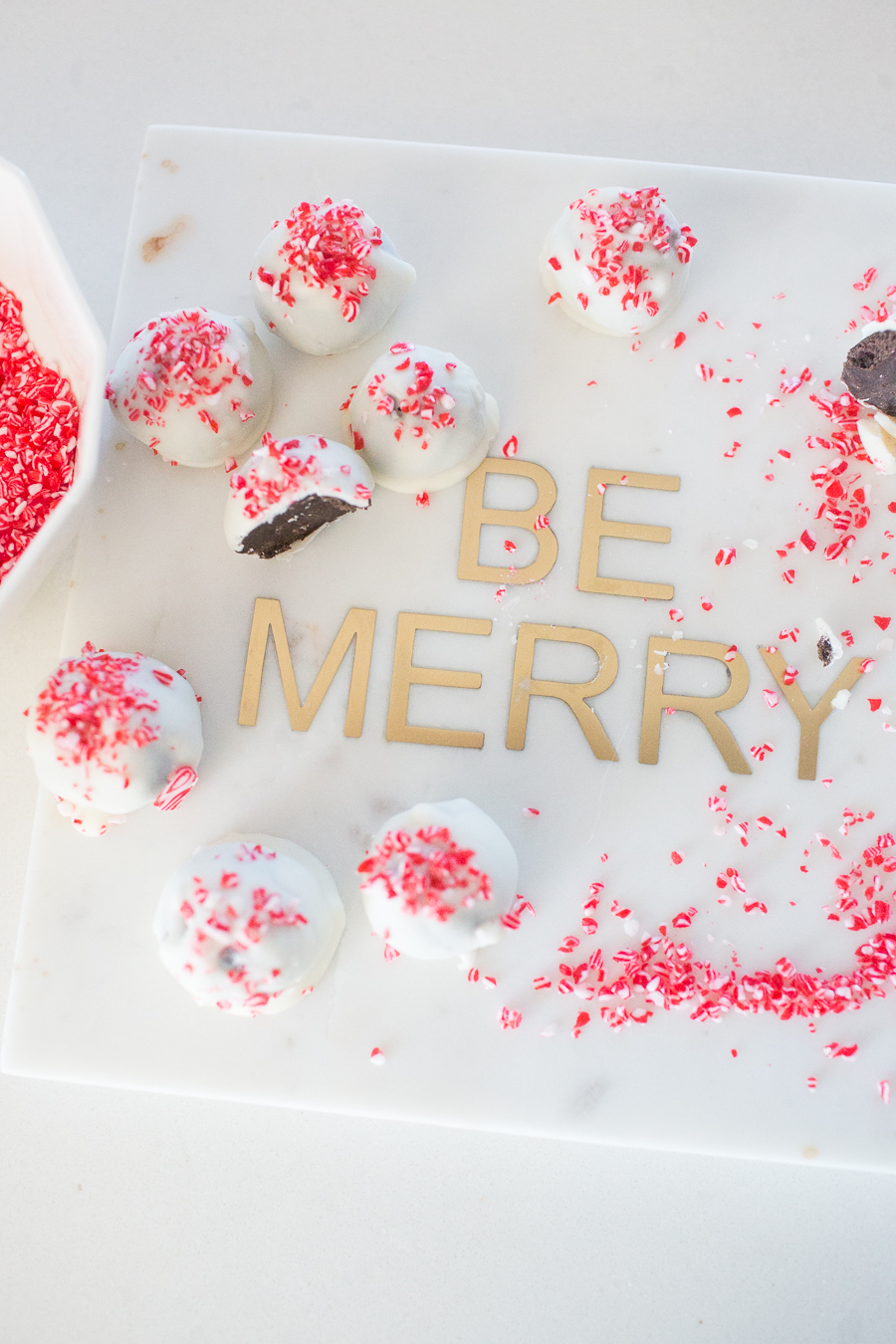 Peppermint-Oreo-Cake-Balls-Christmas-Dessert-1